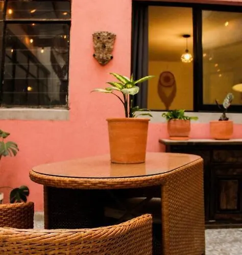 New Mex Inspired Bo-ho Chic With Private Patio And Roof Terrace *